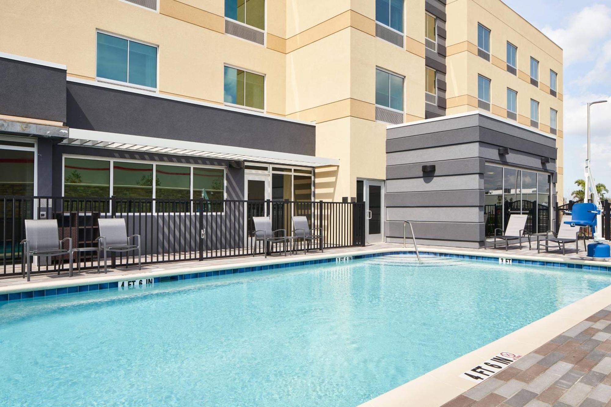 Fairfield Inn & Suites Tampa Riverview Ривървю Екстериор снимка